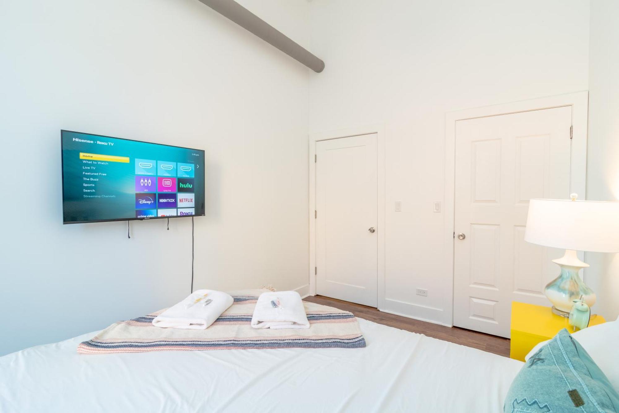 Mccormick Place 3Br-2Ba With Optional Parking - Sleeps 8 シカゴ エクステリア 写真
