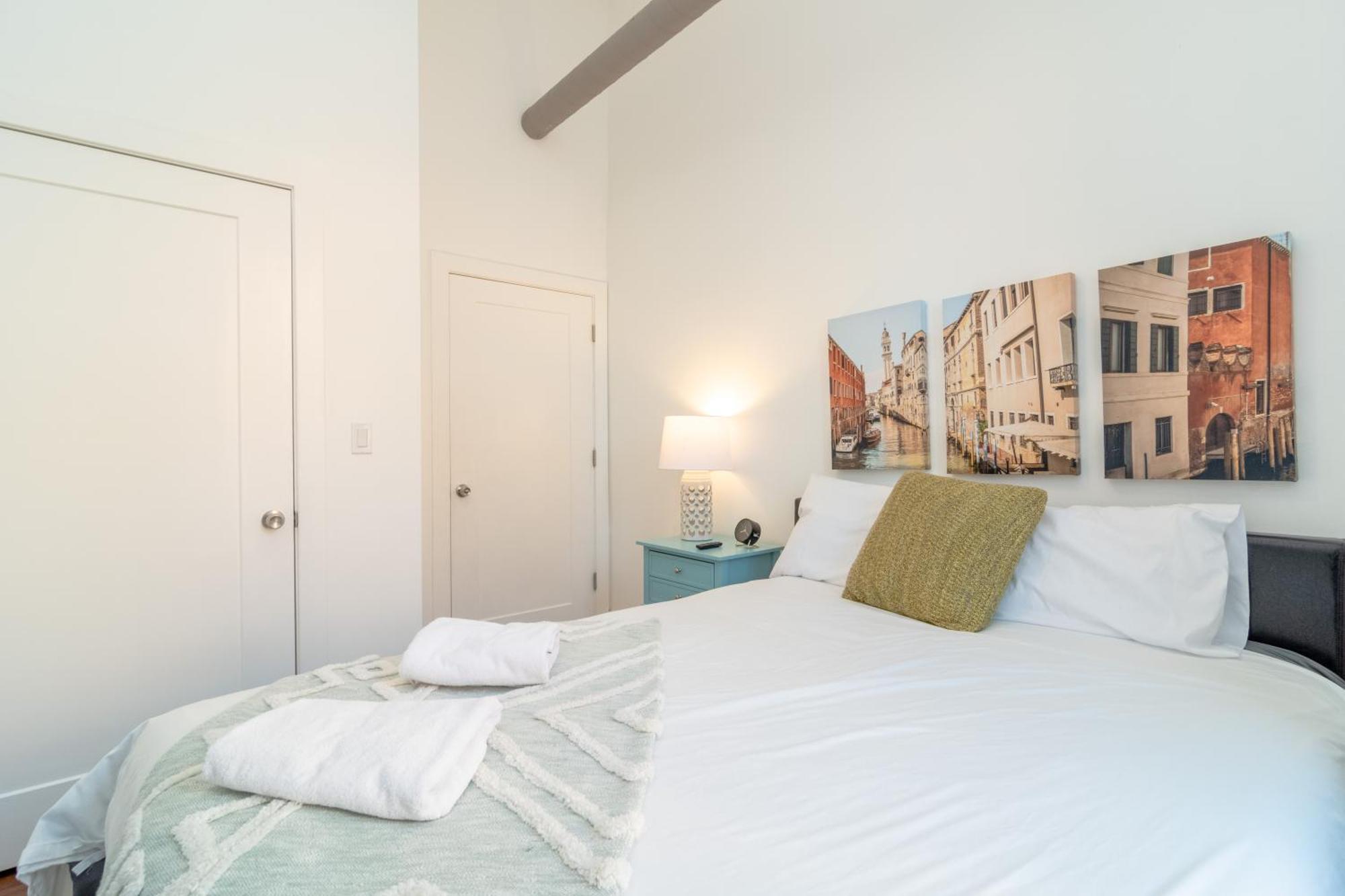 Mccormick Place 3Br-2Ba With Optional Parking - Sleeps 8 シカゴ エクステリア 写真